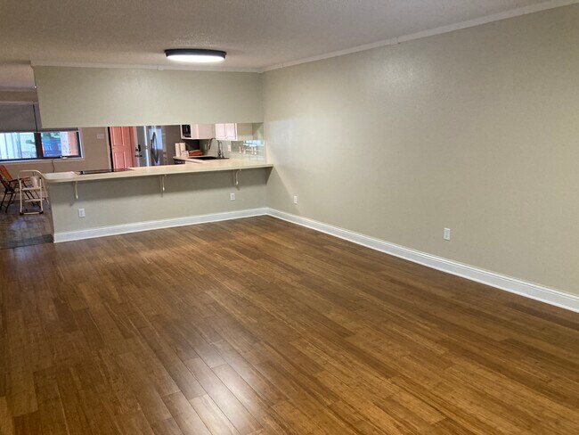 Building Photo - 109 Indian Hills St