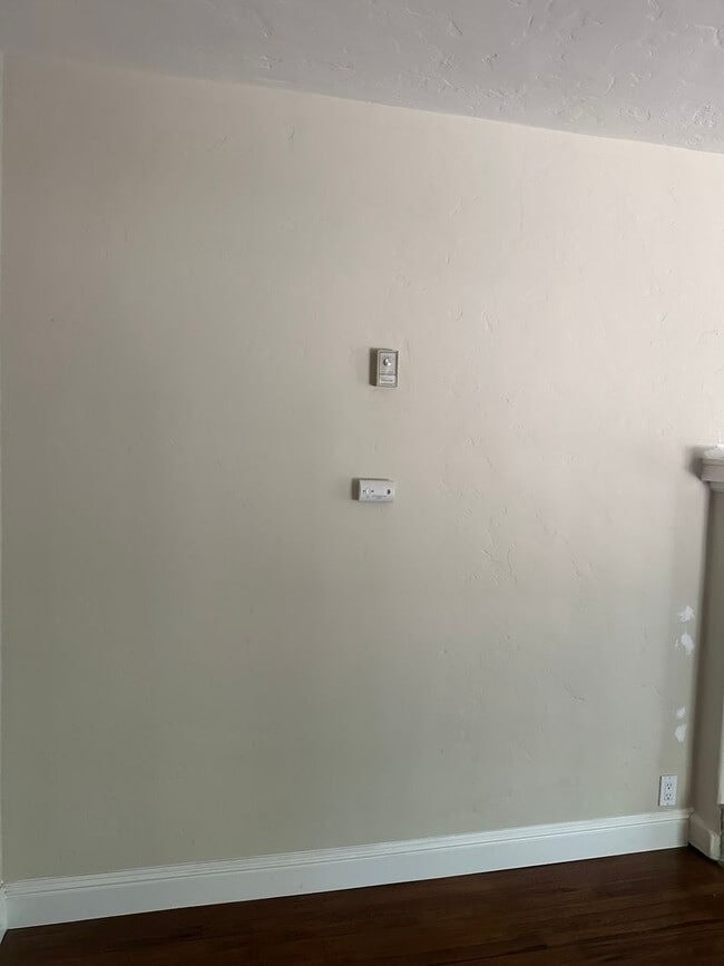 Building Photo - 49-1405