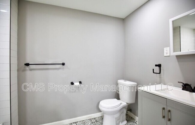 Building Photo - 374 E Westfield Ave