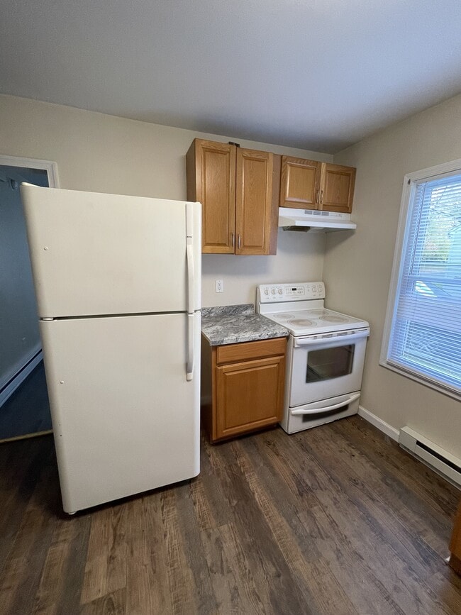 Building Photo - 538 E Lincoln Ave