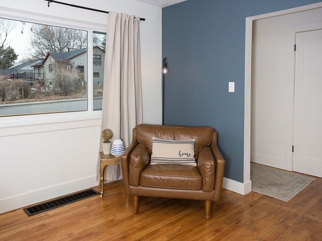 Building Photo - A Turnkey 4 Bed 2 Bath Furnished Retreat