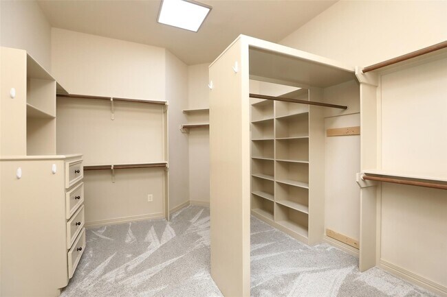 Building Photo - 13810 Nathan Ridge Ln