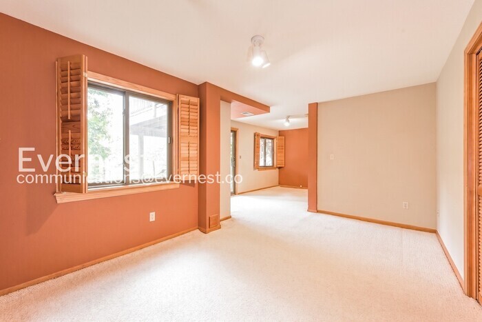 Building Photo - 7818 S University Way