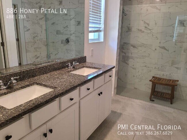 Building Photo - 886 Honey Petal Ln
