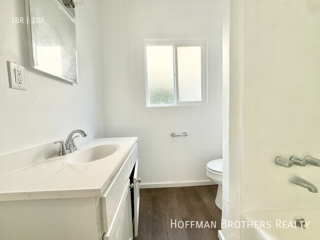 Building Photo - 1520 Meadowbrook Ave