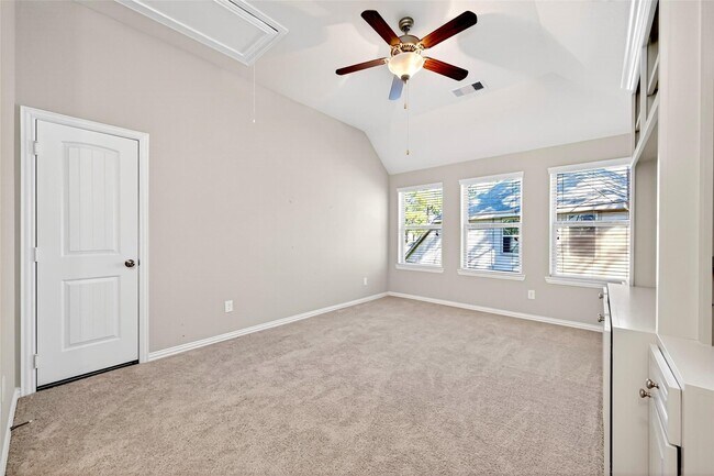 Building Photo - 14 S Sawbridge Cir