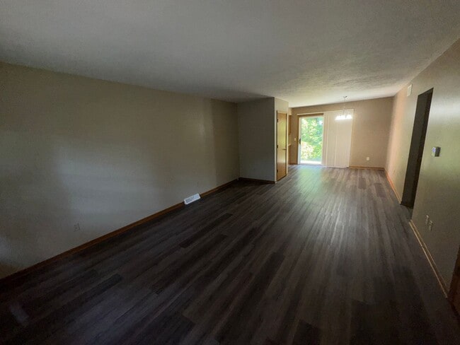 Building Photo - 2 bedroom for rent