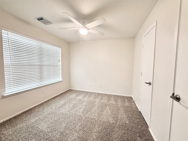 Building Photo - 5718 Highbury Ct