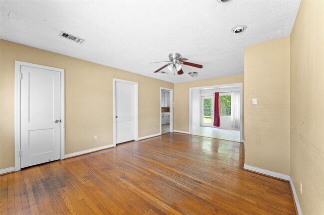 Building Photo - 1504 Harris Ave