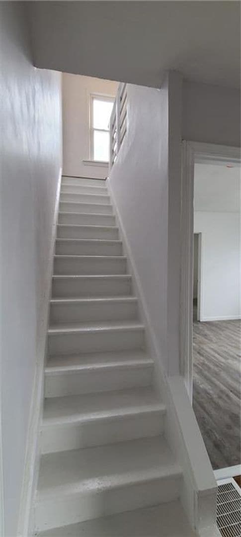 Building Photo - Newly remodeled 3 Bed 2 Bath