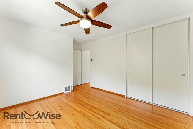 Building Photo - 61 Marview Way