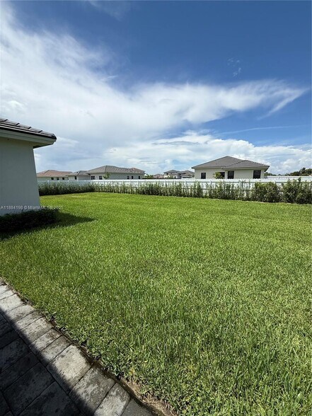 Building Photo - 32208 SW 194th Ct