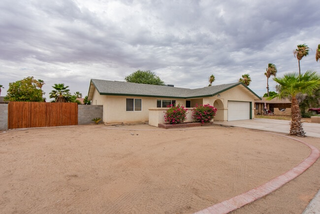 Building Photo - 3477 E Cuadrilla Ln