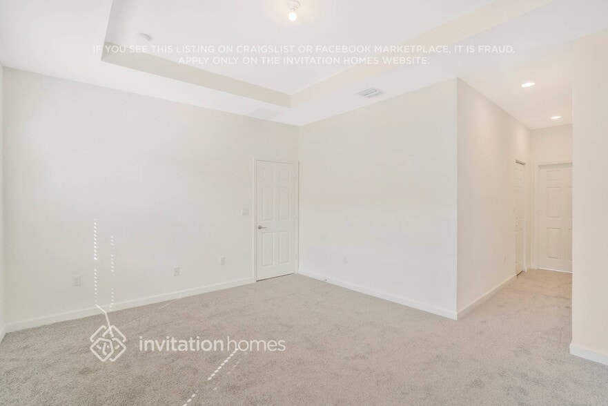 Building Photo - 2835 SW 16th Terrace