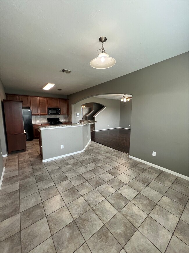 Building Photo - 23623 Plantation Pines Ln