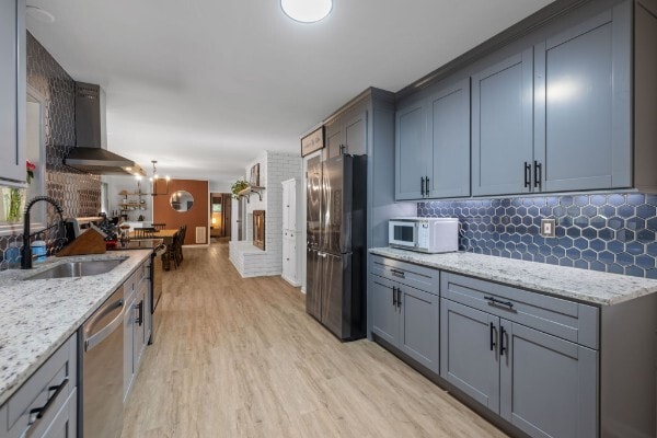 Kitchen - 1220 Franklin Dr