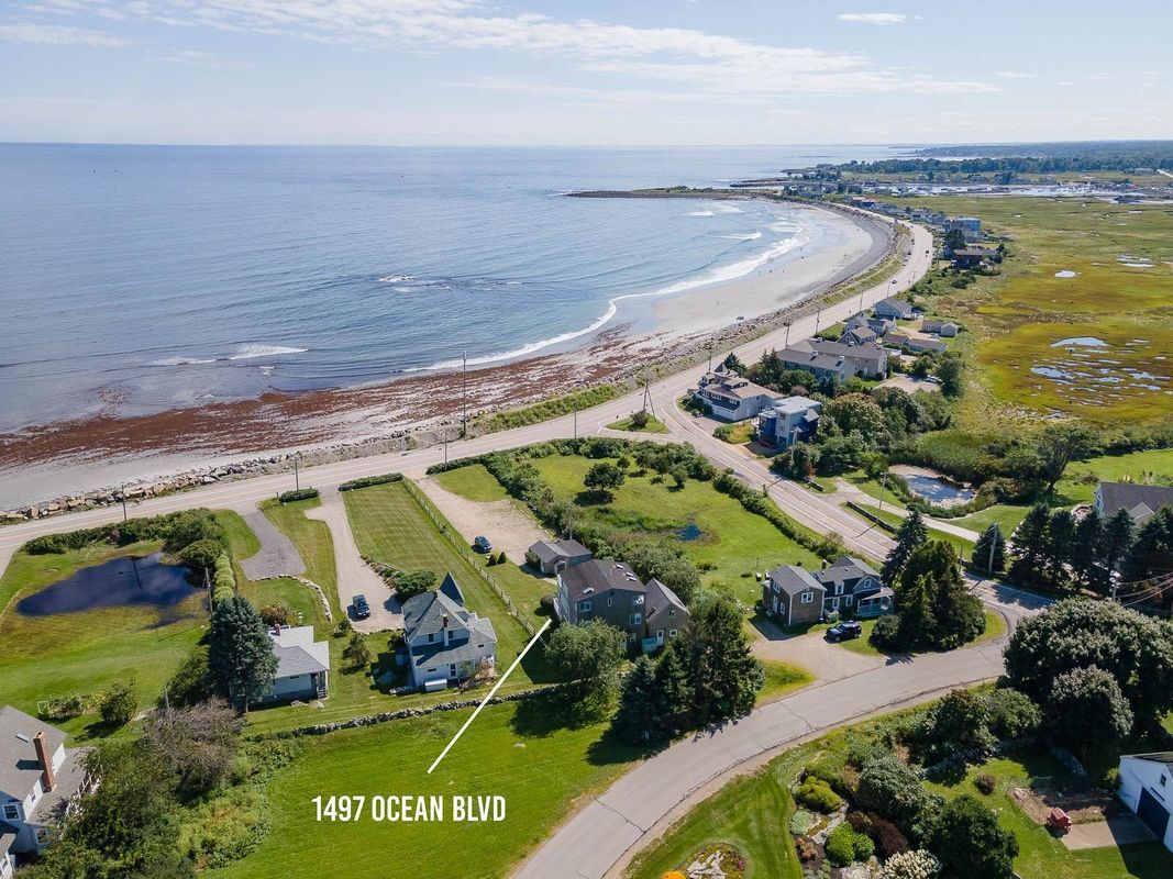 Building Photo - 1497 Ocean, Unit #1 Carriage House