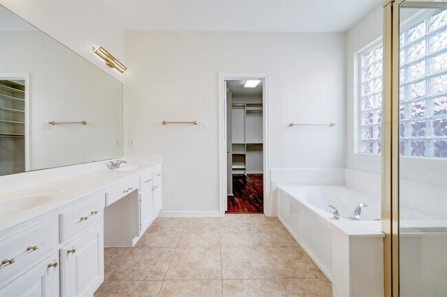 Building Photo - 5630 Ballina Canyon Ln
