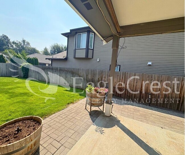 Building Photo - Contemporary Home With A Covered Patio & Quartz Countertops