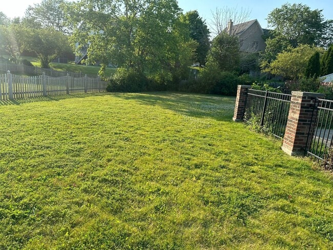 Building Photo - 5490 Fox Path Ln