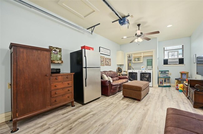Building Photo - 1009 Lauder Dr