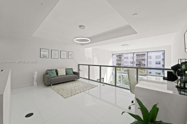 Building Photo - 6000 Collins Ave