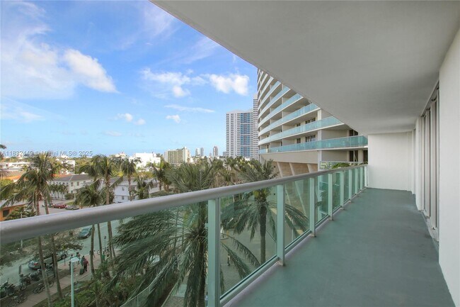 Building Photo - 1500 Bay Rd