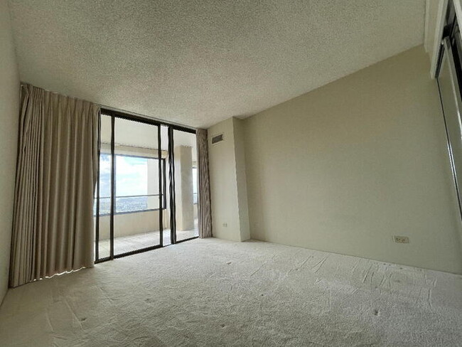 Building Photo - MOTT SMITH LANILOA 1/1/1, W/D, A/C, D/W, e...