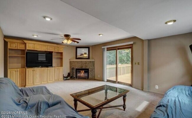 Building Photo - 313 Norwood Ave