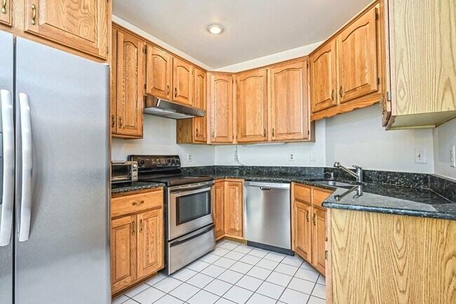 Building Photo - 2143 Wolftrap Ct