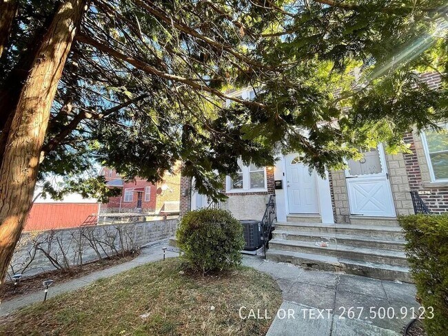 Building Photo - 6841 Lynford St