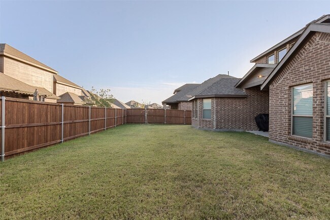 Building Photo - 2607 Rosebud Ln