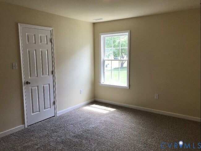Building Photo - 1601 Southcreek Dr