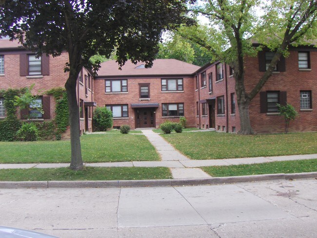 street view @ 224 - 334 N 75th St