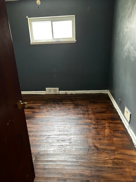 Bedroom 1 - 4021 Forest Hill Ave