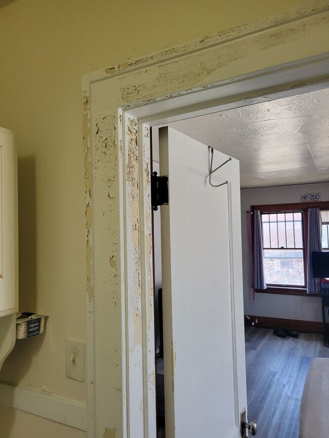 Building Photo - 2216 Merner Ave