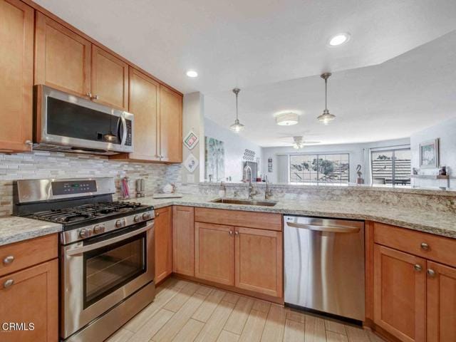 Building Photo - 716 Island View Cir