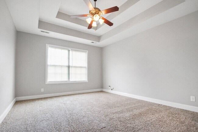 Building Photo - Pet Friendly Four Bedroom with Basement!