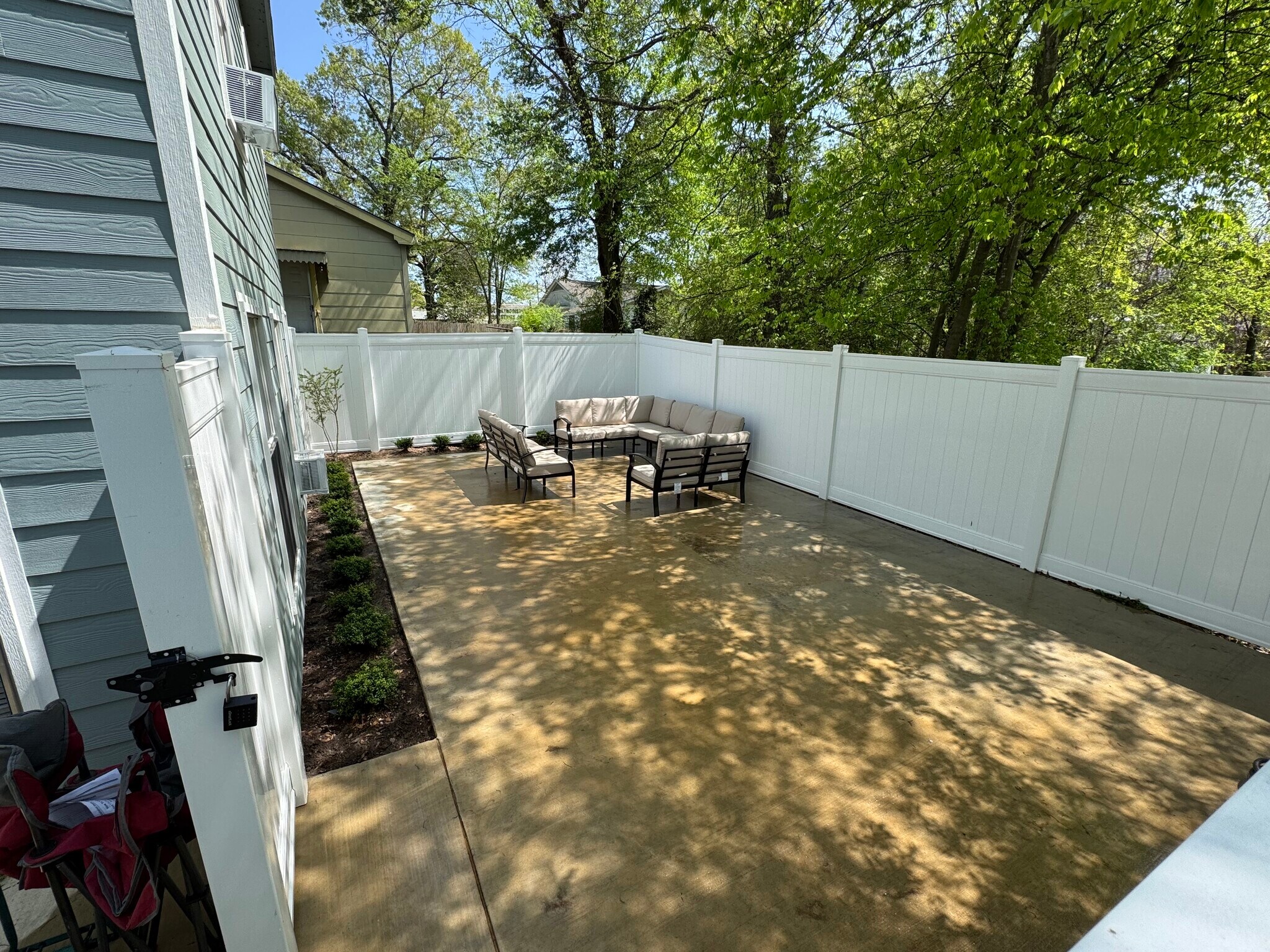 Building Photo - 204 E Good St