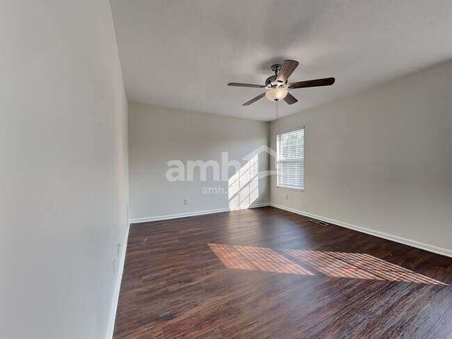 Building Photo - 1048 Reveres Run