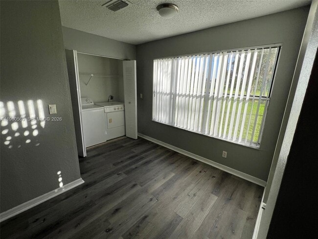 Building Photo - 3350 Pinewalk Dr N