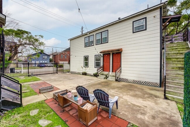 Building Photo - 2720 Truxillo St