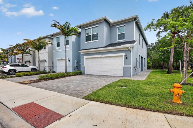 Building Photo - 1887 SE Ocean Cove Way