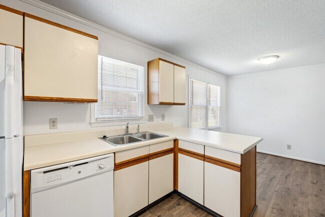 Building Photo - 203 Lancaster Ave