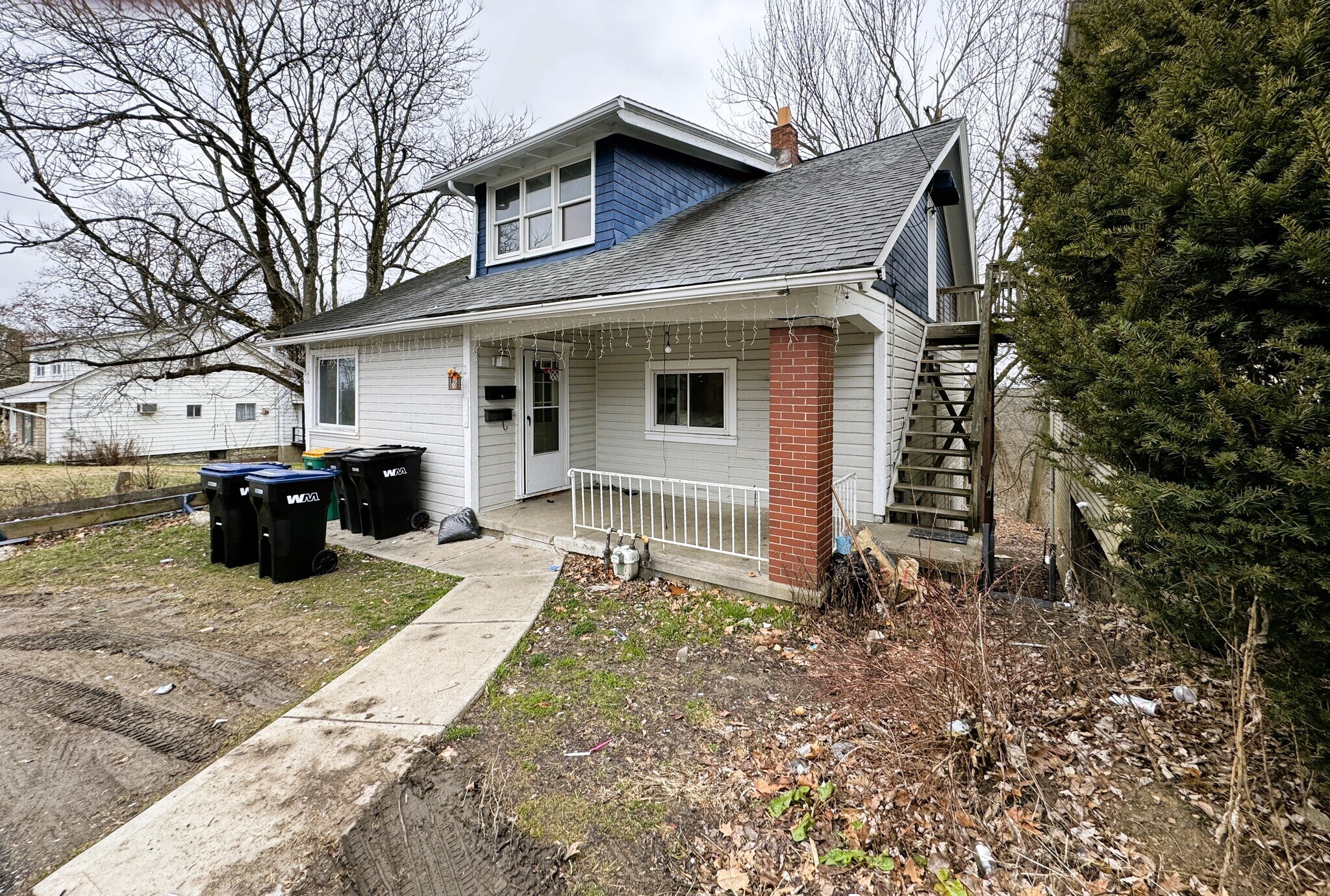 Building Photo - 909 Perry Hwy
