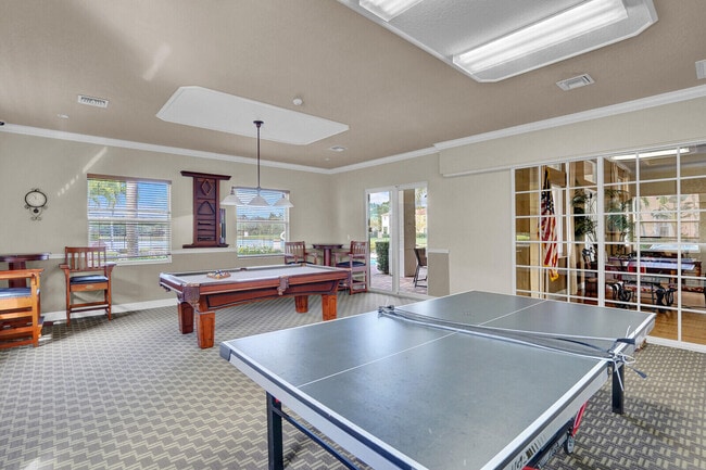 Building Photo - 2005 Foxtail View Ct