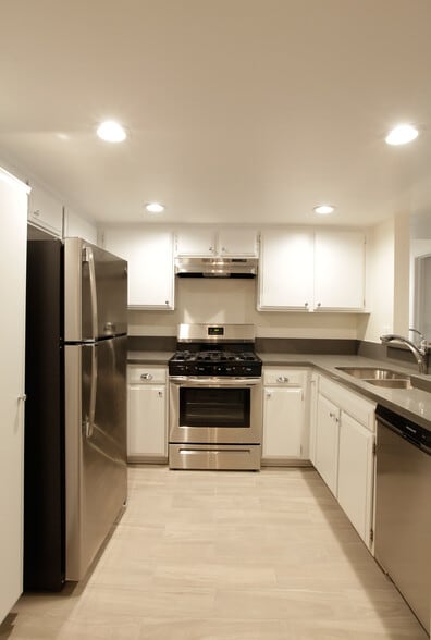 Building Photo - 601 Westholme Ave