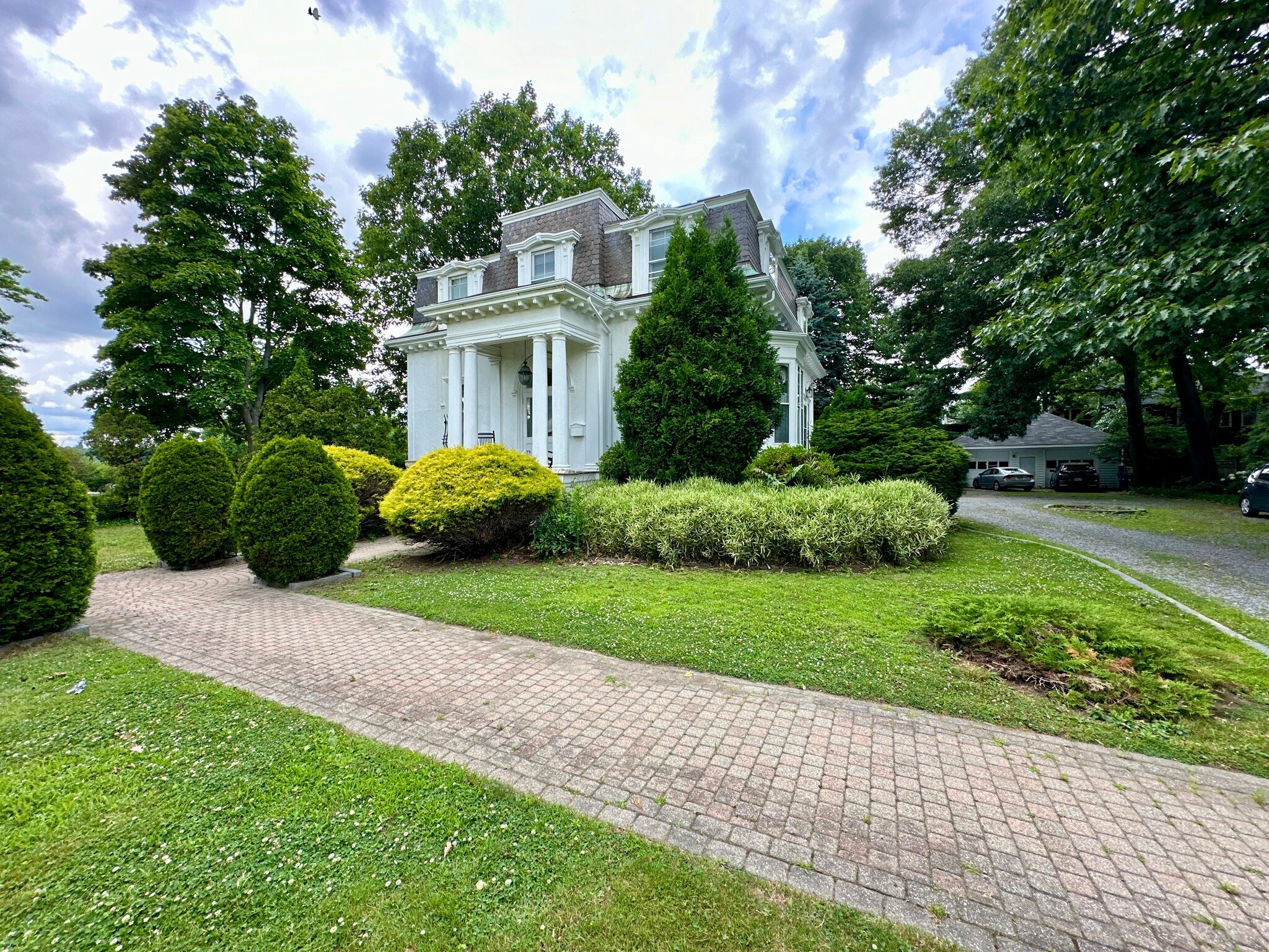 Building Photo - 61 Pond St