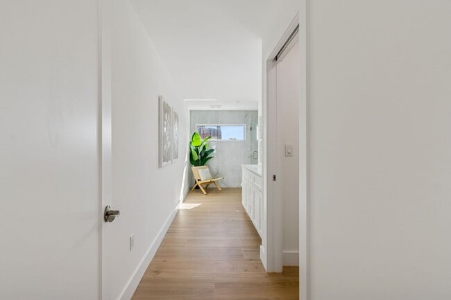 Building Photo - 1343 4th St