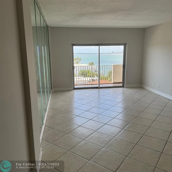 Building Photo - 1455 N Treasure Dr